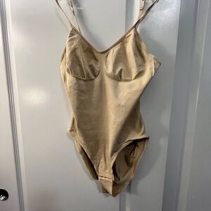 Beige Textured shape wear